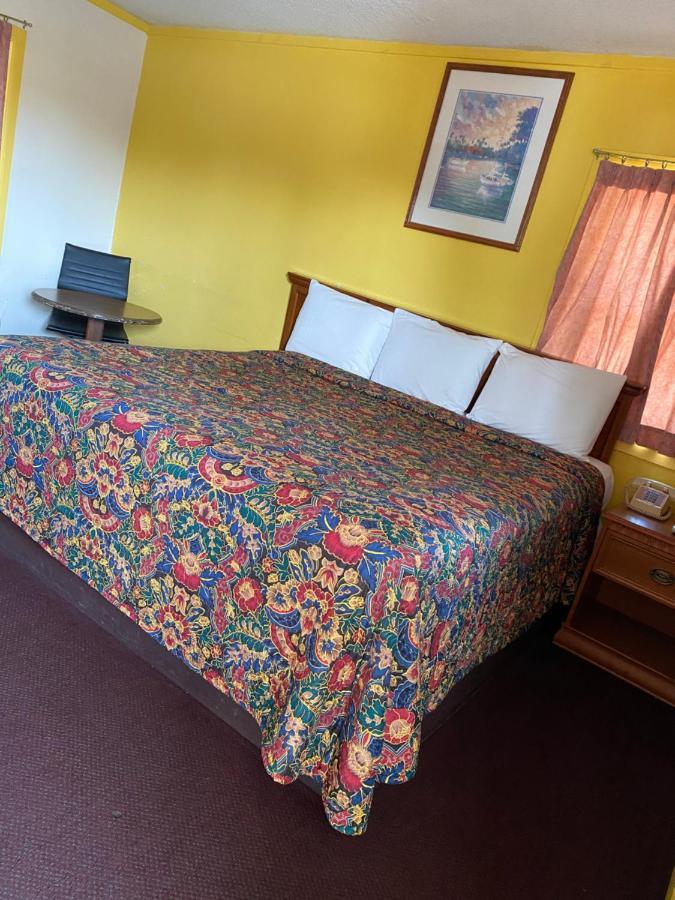 Madill Inn 2*