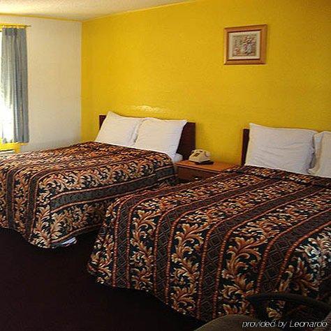 Madill Inn 2*